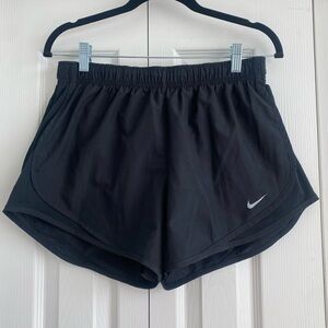 Nike Women’s Tempo Shorts